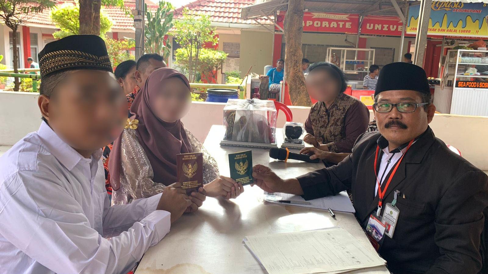 Napi Lapas Semarang menikah dengan kekasihnya di dalam penjara. (istimewa)