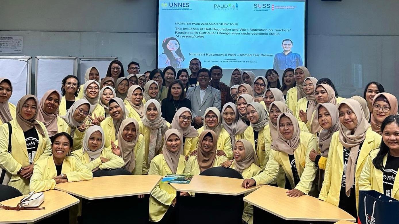 Mahasiswa Prodi Magister PAUD Unnes sedang ekspose riset bersama di SUSS, Singapura. (istimewa)