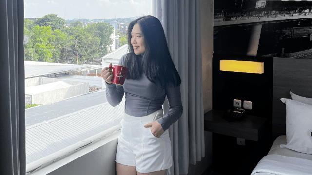 Ilustrasi pengunjung menikmati promo natal di Hotel NEO Candi Simpang Lima Semarang. (istimewa)