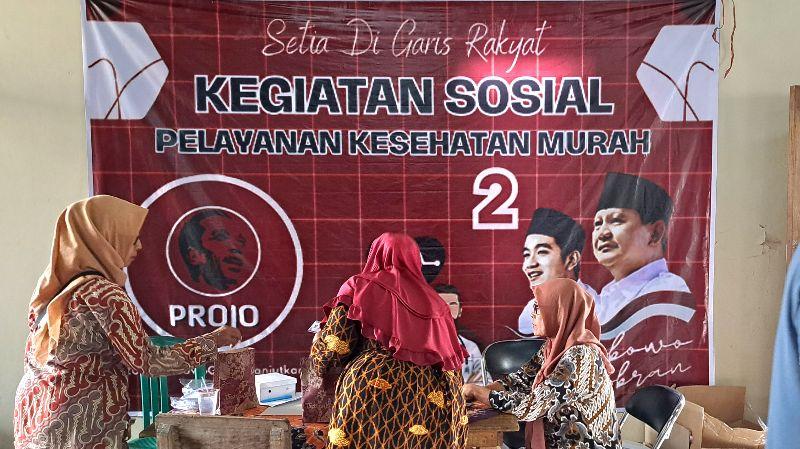 Warga mengikuti acara pelayanan kesehatan murah yang digelar Projo Kota Semarang. (baihaqi/jatengtoday.com)