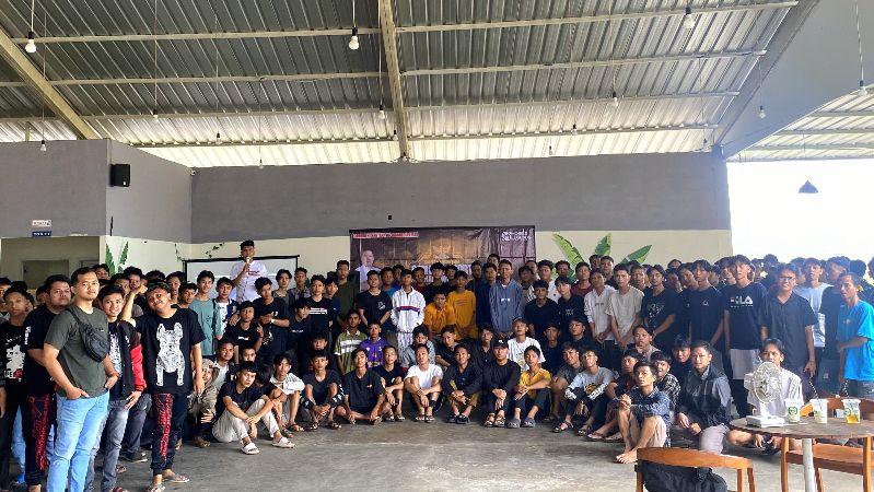 Altet e-sport Kota Pekalongan foto bersama usai mengikuti Gemoy E-Sport Championship yang digelar GN 08. (istimewa)