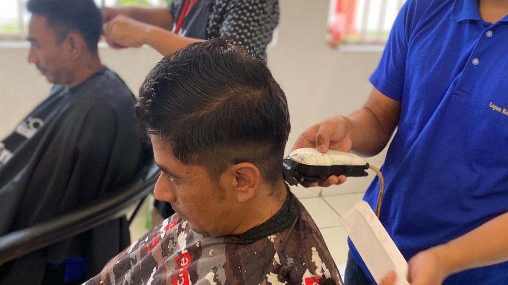 Napi Lapas Semarang sedang berlatih babarshop. (istimewa)