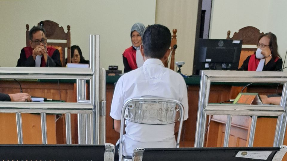 Eks Ketua KONI Kudus, Imam Triyanto menjalani sidang sebagai terdakwa di Pengadilan Tipikor Semarang. (baihaqi/jatengtoday.com)