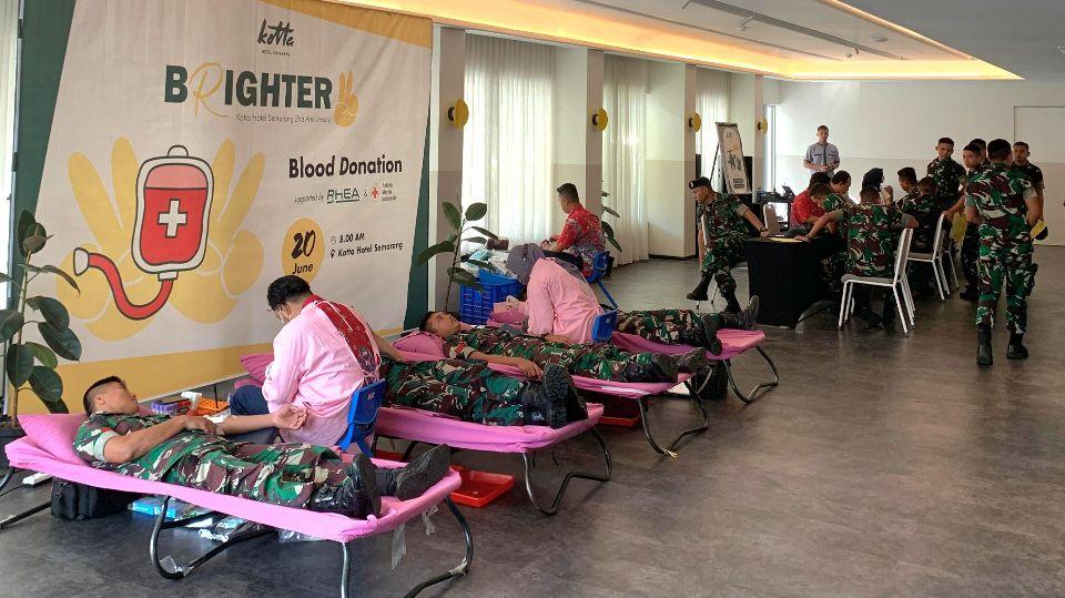 Benteng Raiders 400 dan Kodim 0733 Semarang turut berpartisipasi dalam acara donor darah di Kotta Hotel Semarang. (istimewa)