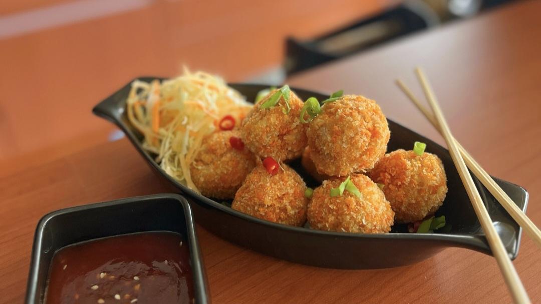 Treats Seafood Balls Hotel NEO Candi Simpang Lima Semarang. (istimewa)