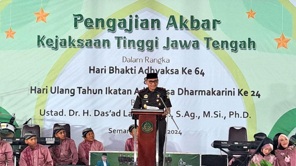 Kepala Kejati Jateng, Ponco Hartanto saat sambutan di acara pengajian akbar. (baihaqi/jatengtoday.com)