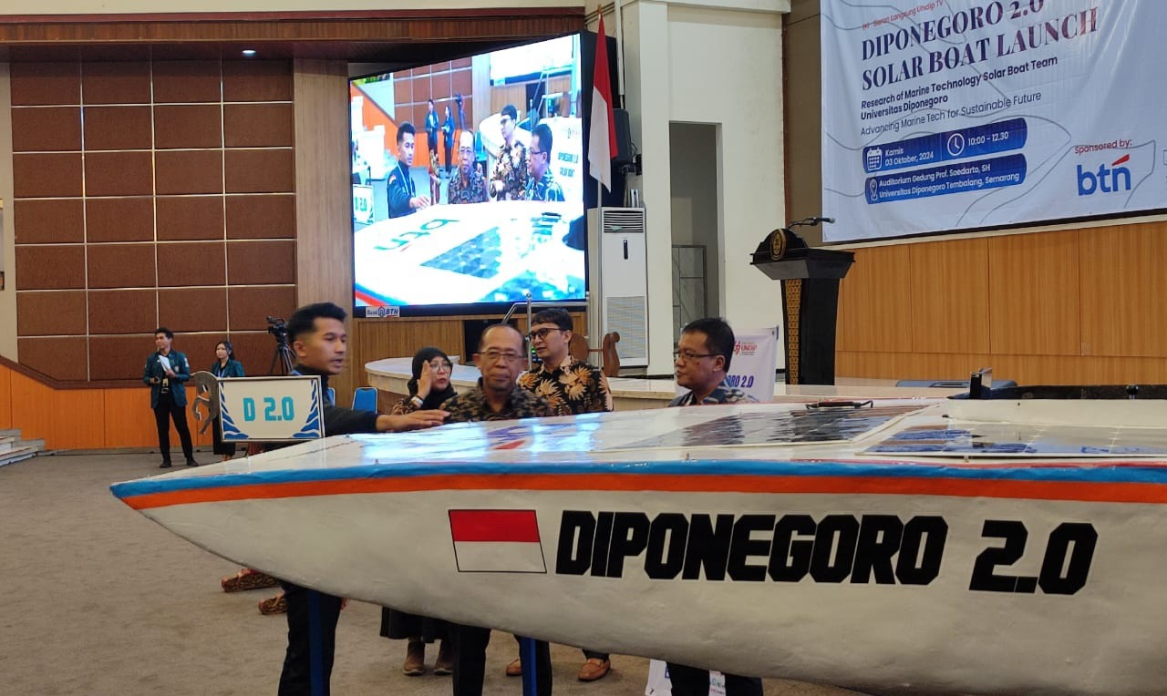 Tim RMD Undip melaunching kapal Diponegoro 2.0 berbahan dasar komposit daur ulang dari serat karbon dan poliester. (istimewa)