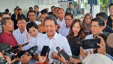 Menteri KKP, Sakti Wahyu Trenggono mengunjungi Unit Pengolahan Ikan (UPI) PT Tilapia Nusantara Jaya. (baihaqi/jatengtoday.com)